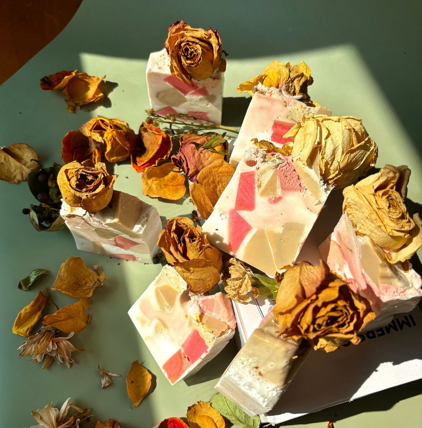 Broken Bouquet ￼