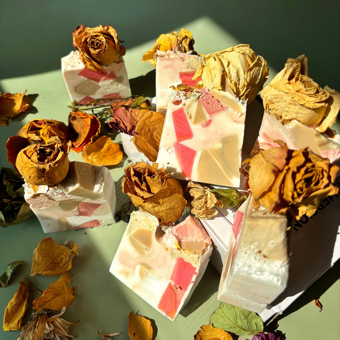 Broken Bouquet ￼
